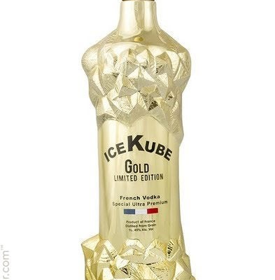 <p>ICEKUBE GOLD VODKA 750ML is a premium vodka known for its smooth texture and clean