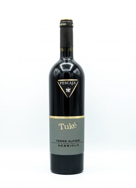 PESCAJA NEBBIOLO 750ML is a red wine characterized by its rich bouquet of red berries