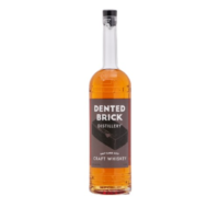 <p>DENTED BRICK CRAFT WHISKEY 1L offers a robust flavor profile characterized by oak