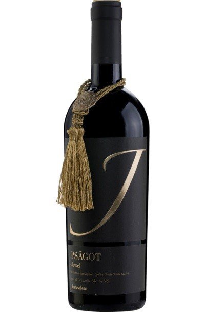 PSAGOT JEWEL RED 750ML PSAGOT JEWEL RED 750ML is a robust red wine hailing from the Judean Hills region of Israel. It showcases a well-balanced flavor profile