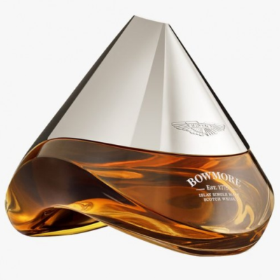 BOWMORE ARC 52 is an exceptional single malt Scotch whisky hailing from the Islay region of Scotland. It offers a complex flavor profile characterized by rich notes of peat smoke