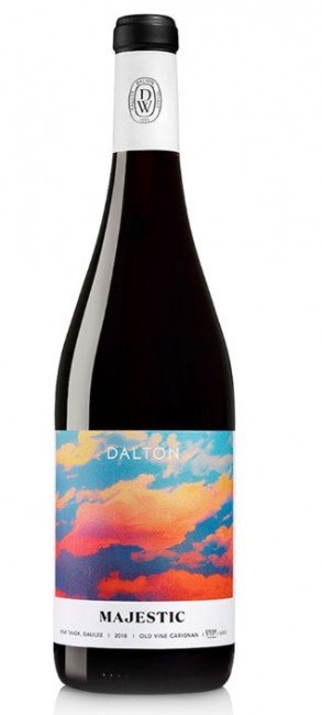 DALTON AFSUFA MAJESTIC 750ML is a distinguished wine hailing from the renowned vineyards of Israel's Galilee region. This wine features a harmonious blend of ripe fruit flavors