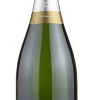 HERZOG METHODE CHAMPENOISE is a sparkling wine that showcases a refined balance of bright acidity