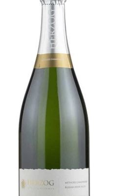HERZOG METHODE CHAMPENOISE is a sparkling wine that showcases a refined balance of bright acidity