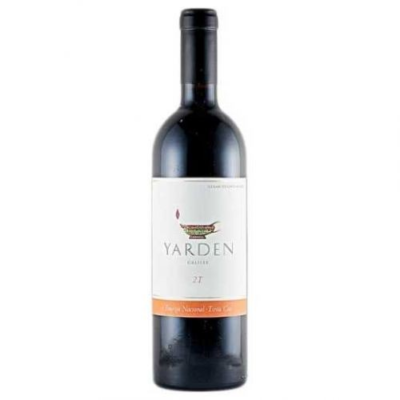 YARDEN 2T 750ML is a red wine that showcases a rich and complex flavor profile