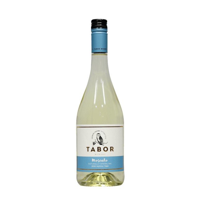 TABOR MOSCATO 750ML is a refreshing white wine characterized by its aromatic floral notes and sweet