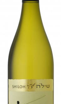 SHILOH CHARDONNAY 750ML offers a crisp and refreshing flavor profile characterized by notes of green apple