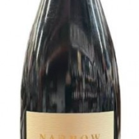 The NARROW BRIDGE TSM BLEND 750ML showcases a well-balanced flavor profile with notes of dark berries