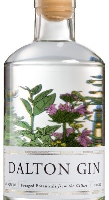 DALTON GIN 700ML offers a crisp and refreshing flavor profile