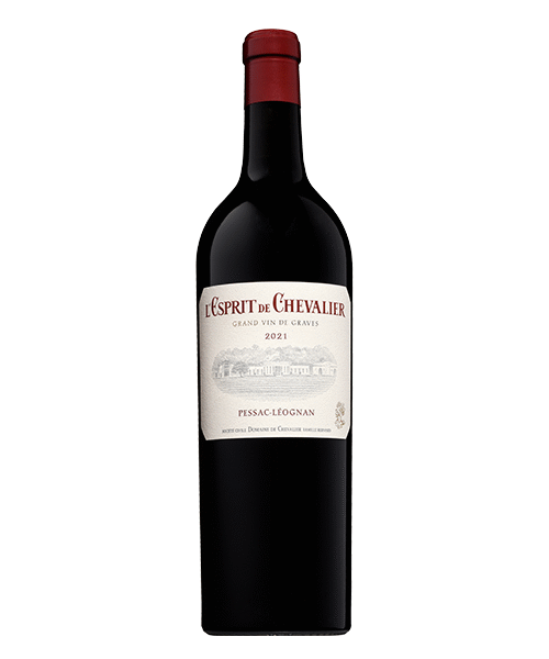 "L'ESPRIT DE CHEVALIER KOSHER 750ML" is a refined wine with a complex flavor profile characterized by notes of ripe red fruits