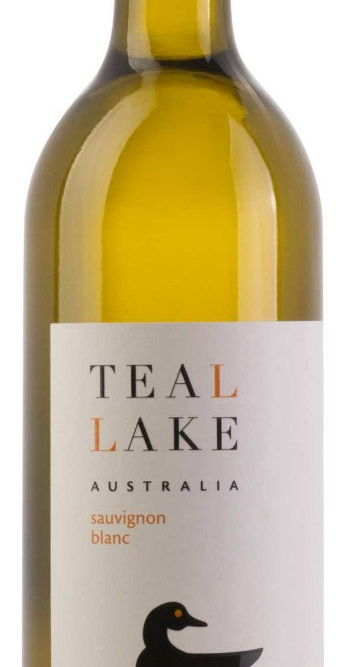 TEAL LAKE SAUV BLANC 750ML offers a crisp and refreshing flavor profile characterized by bright acidity