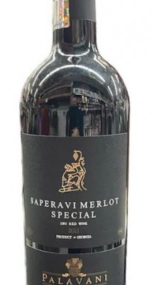 The PALAVANI KOSHER BLEND 750ML is a refined wine that showcases a harmonious blend of fruity and earthy notes