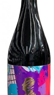 The HAYOTZER DANZA SWING 750ML is a wine with a vibrant flavor profile that showcases notes of ripe fruits and subtle floral accents. Originating from the renowned vineyards of Israel