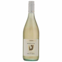 TEPERBERG MOSCATO SWEET WHITE is a vibrant wine hailing from Israel