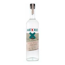 MEXXO BLANCO 1L is a premium tequila that showcases a smooth and bright flavor profile
