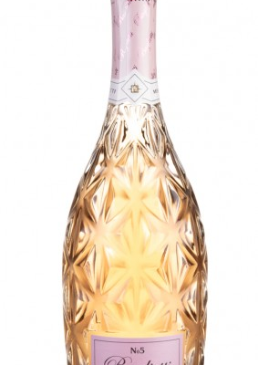 BAGLIETTI MOSCATO ROSE 750ML is a refreshing wine from the renowned Moscato grape