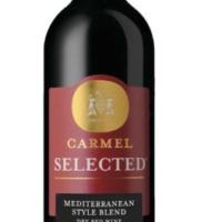 CARMEL RED BLEND SELECTED 750ML offers a balanced flavor profile featuring rich notes of dark fruits