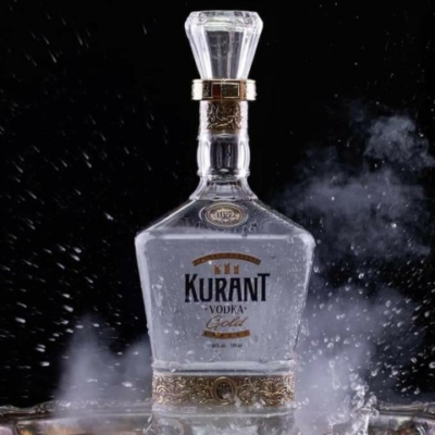 KURANT GOLD VODKA 750ML features a clean and crisp flavor profile with a smooth finish
