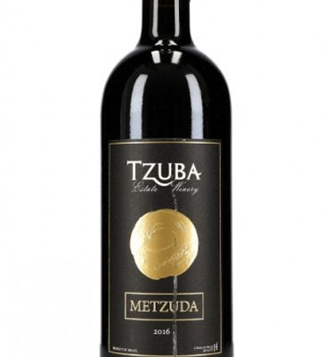 TZUBA METZUDA 750ML is a wine hailing from the picturesque vineyards of the Judean Hills in Israel. Known for its balanced flavor profile