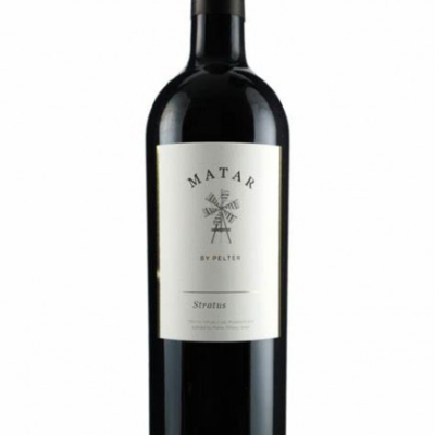 MATAR STRATUS 750ML offers a balanced flavor profile with subtle herbal and fruity notes