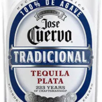 JOSE CUERVO TRADICIONAL SILVER 1L is a smooth tequila originating from the Jalisco region of Mexico. It features a clean profile with bright agave notes complemented by hints of citrus and a subtle peppery finish