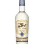 TRES AGAVES BLANCO 1L offers a clean and vibrant flavor profile characterized by citrus and herbal notes