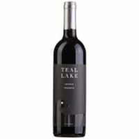 TEAL LAKE SHIRAZ 750ML is a vibrant wine from the renowned wine-producing region of Australia. Known for its rich and bold flavor profile