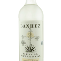 BANHEZ MEZCAL 1L showcases a distinct flavor profile with earthy and smoky notes characteristic of traditional mezcal. Originating from the rich agave fields of Oaxaca