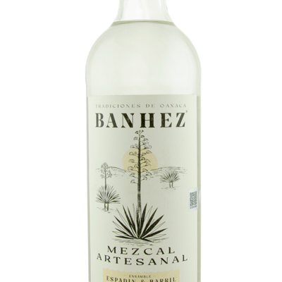 BANHEZ MEZCAL 1L showcases a distinct flavor profile with earthy and smoky notes characteristic of traditional mezcal. Originating from the rich agave fields of Oaxaca