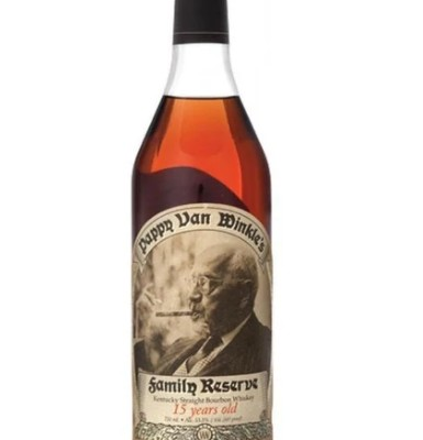 VAN WINKLE 15 YR OLD is a refined bourbon from the renowned Pappy Van Winkle distillery located in the heart of Kentucky. This 15-year-old spirit presents a rich flavor profile characterized by notes of caramel