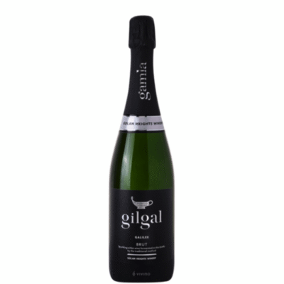GILGAL BRUT 750ML is a sparkling wine hailing from the renowned wine-producing regions of Israel. This wine features bright acidity and crisp effervescence
