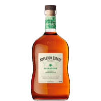 APPLETON ESTATE SIGNATURE BLEND 1L is a premium Jamaican rum known for its balanced flavor profile. This blend features sweet notes of dried fruits