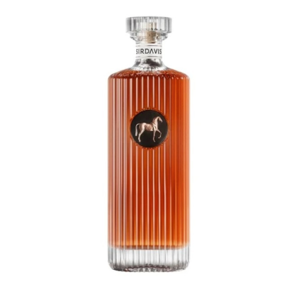 <p>SIR DAVIS RYE WHISKY 750ML is crafted in the heart of North America
