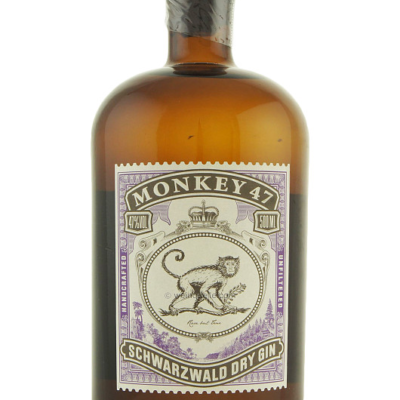 MONKEY GIN 1L offers a unique flavor profile characterized by a blend of traditional botanicals