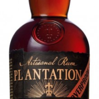 PLANTATION OVERPROOF 1L offers a bold flavor profile characterized by rich notes of caramel