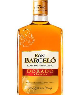 BARCELL0 DORADO GOLD 750ML features a balanced flavor profile with notes of tropical fruits