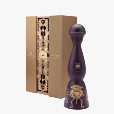 CLASE AZUL DIA DE LOS MUERTOS 2024 1L is a premium tequila that embodies the rich flavors of Jalisco