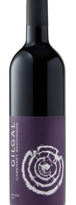The GILGAL CAB SAUV MERLOT 750ML features a balanced flavor profile with rich notes of blackcurrant and dark fruits